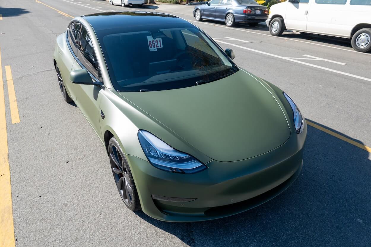 Række ud abort fattige Tesla Model 3 - Matte Military Green Vinyl Wrap | 3M 2080 - M26 -  OCDetailing