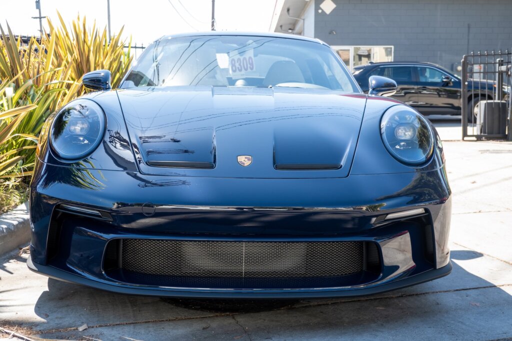 porsche 911 fron view